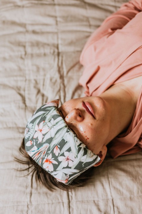 poduszka na oczy do relaksu z lawendą leśne ptaki