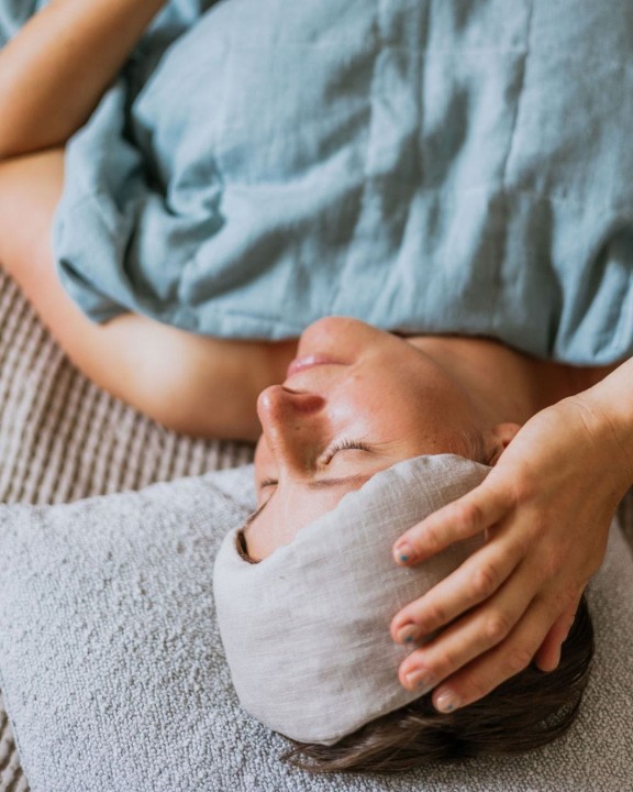 lniana opaska obciążeniowa na sen relaks i stres  z lawendą, naturalny kolor len , beżowa