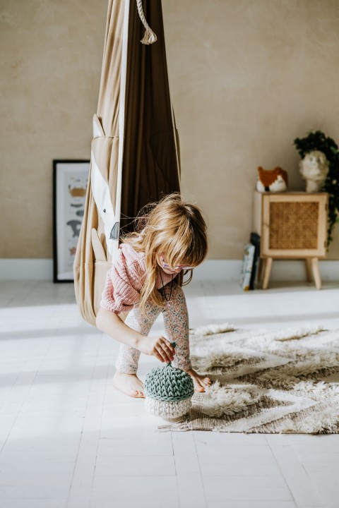huśtawka kokon najlepsze miejsce do relaksu w pokoju dziecka