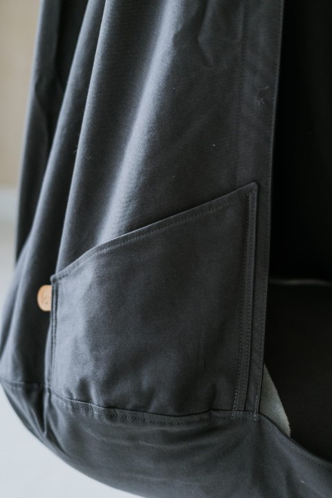 huśtawka kokon sensoryczna dla dzieci kieszonki czarny