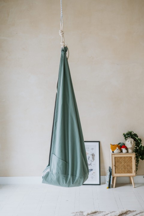 huśtawka kokon dla dzieci do pokoju szałwia zielony