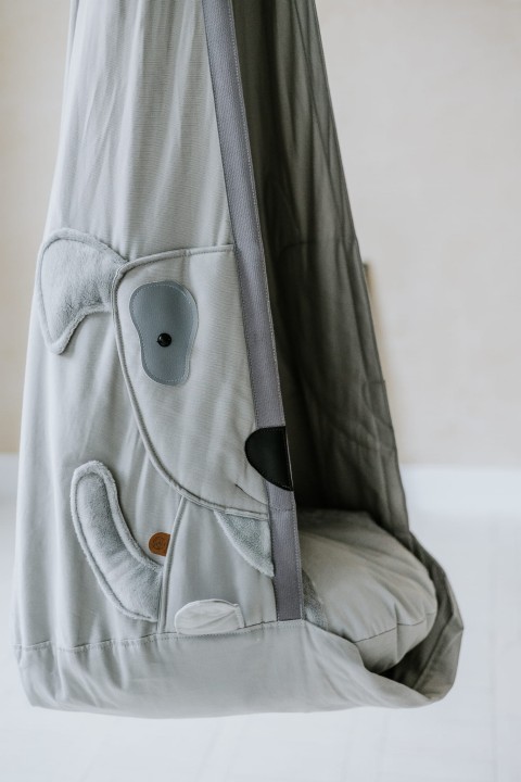 huśtawka kokon dla dzieci do pokoju piesek