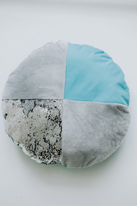 poduszka do kokonów z cekinami turkusowa