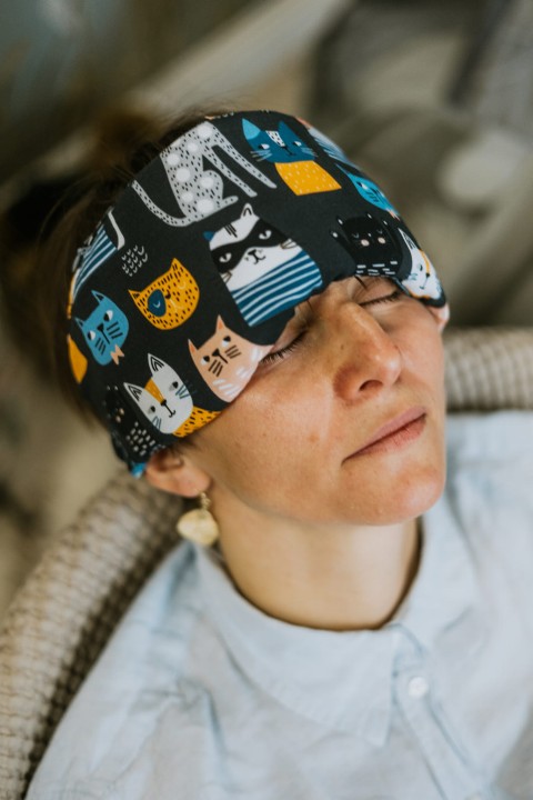 opaska obciążeniowa na relaks stres kolorowe kotki z lawendą